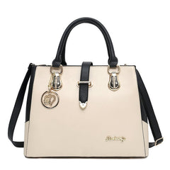 Atmospheric Clutch Shoulder Bag Creamy white