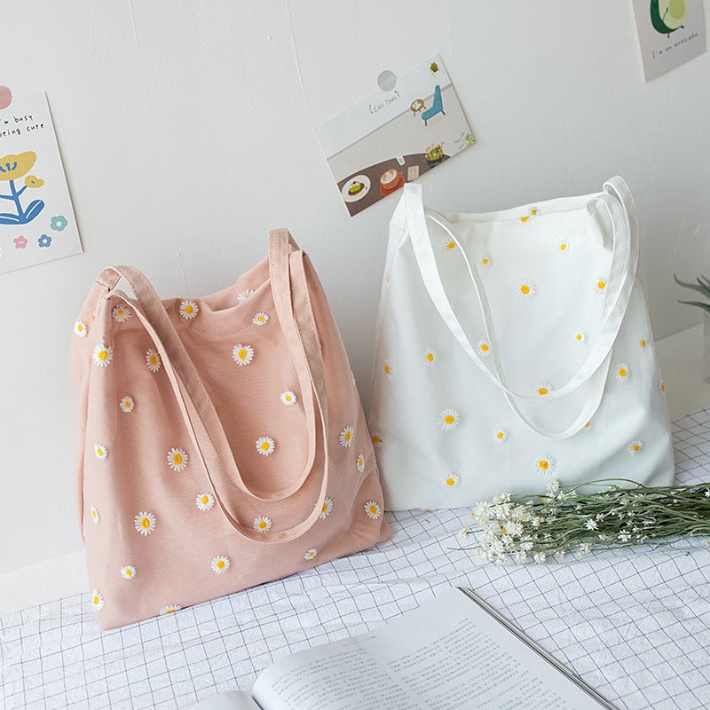 Chic Lace Daisy Canvas Clutch: Korean - Inspired Shoulder Bag Beige