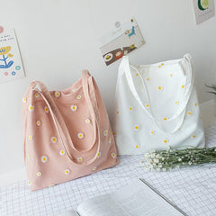 Chic Lace Daisy Canvas Clutch: Korean - Inspired Shoulder Bag Beige