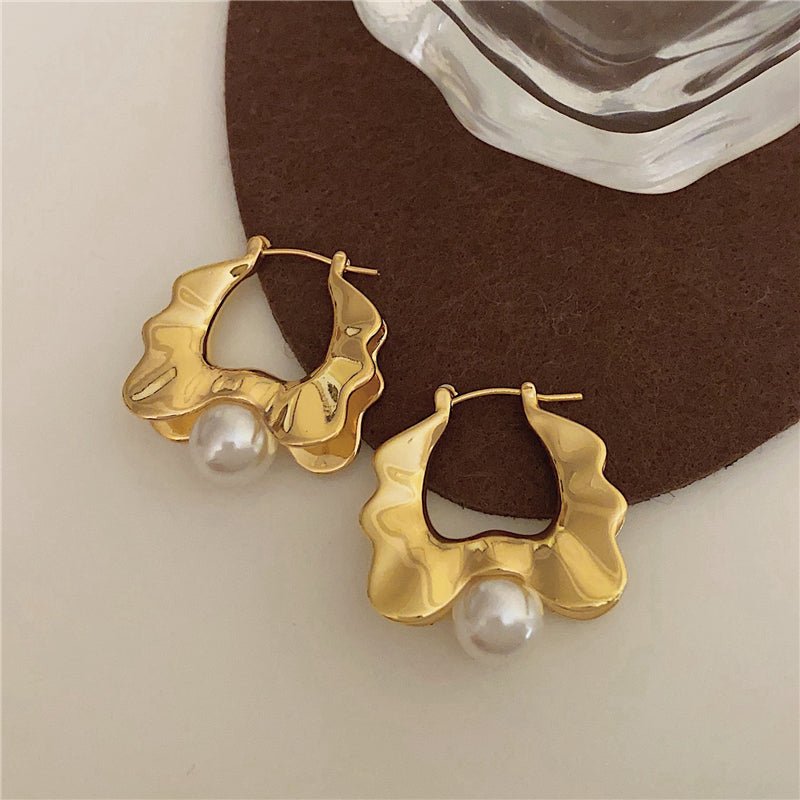 Classic Elegance Vintage Pearl Wavy Ear Loops Earring Gold