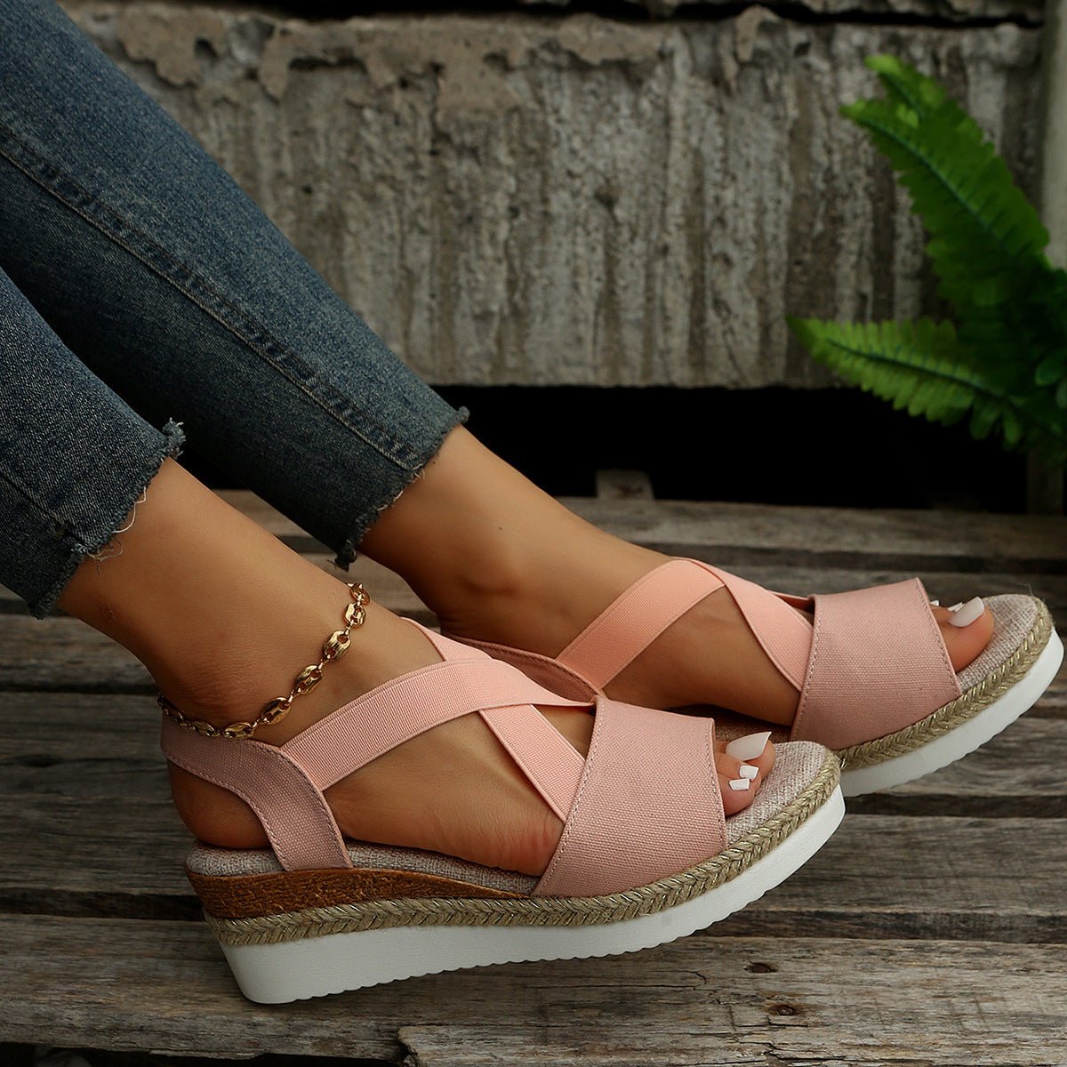 Colorful Fish Mouth Woven Hollowed Out Sandals with Pop Straps Pink