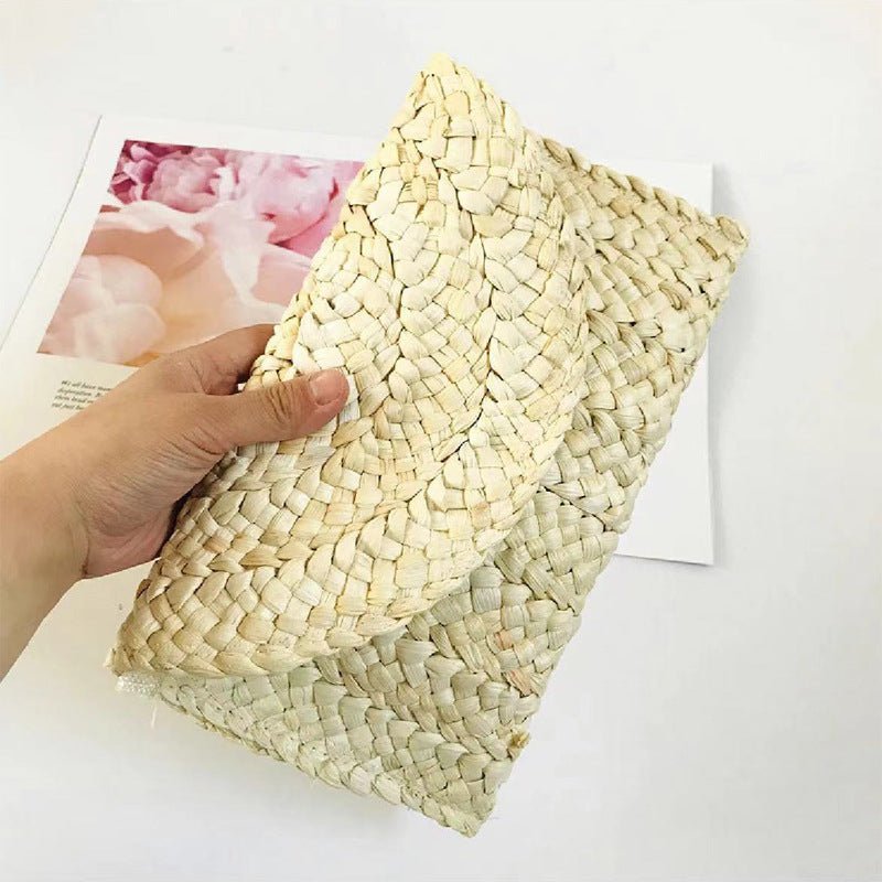 Cornhusk Woven Straw Fashion Clutch for Vacation Beige