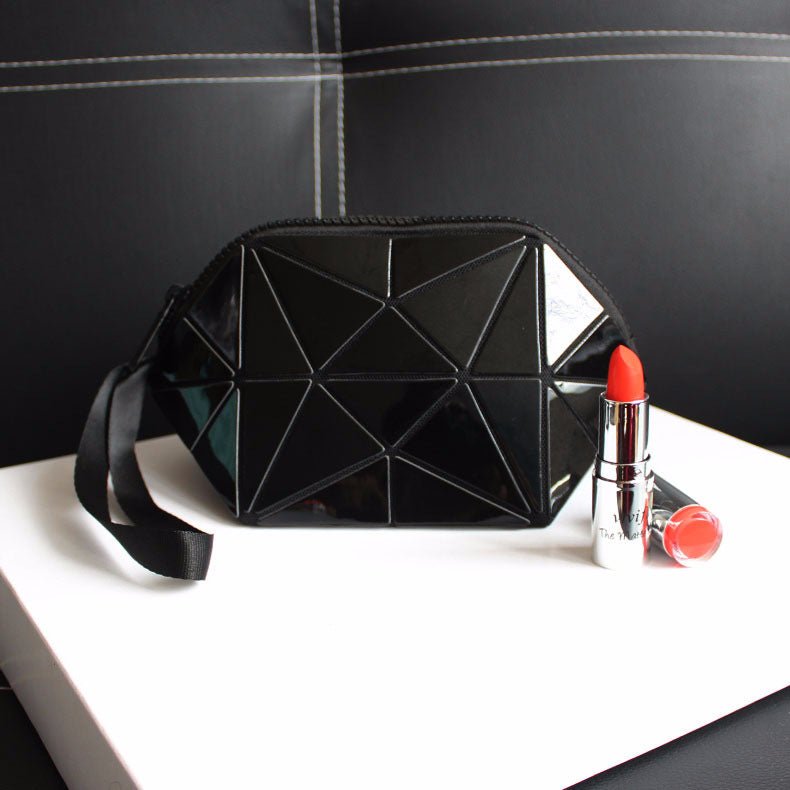 Discolored irregular semicircular cosmetic bag Black
