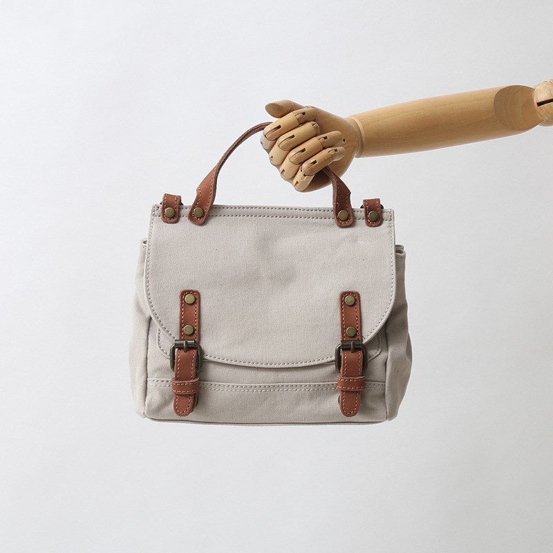 Elegant Clutch Bag Inspired by Classic British Style Khaki