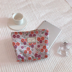 Literary Flower Clutch Bag with Elegant Appeal Light Purple