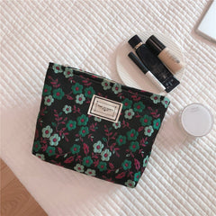 Literary Flower Clutch Bag with Elegant Appeal Black