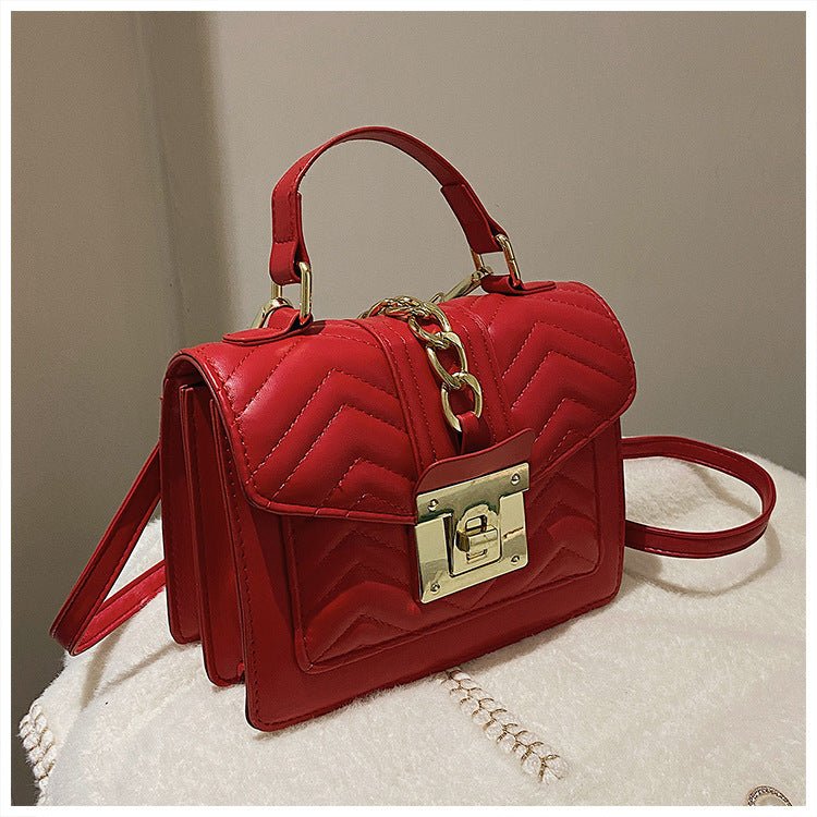 New Flip Portable Small Square Bag: Fashion's One - Shoulder Trend Red
