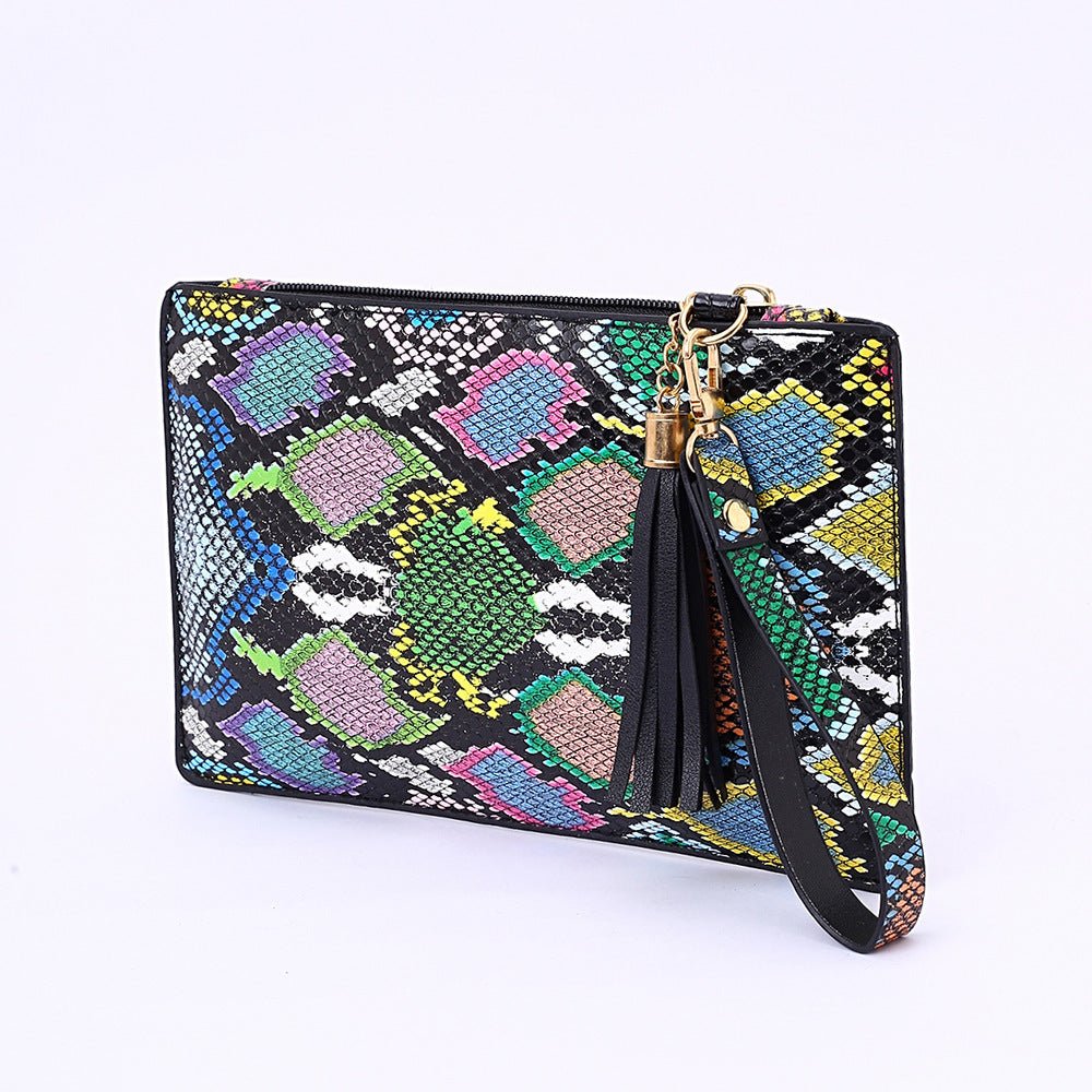 Pattern tassel clutch Green