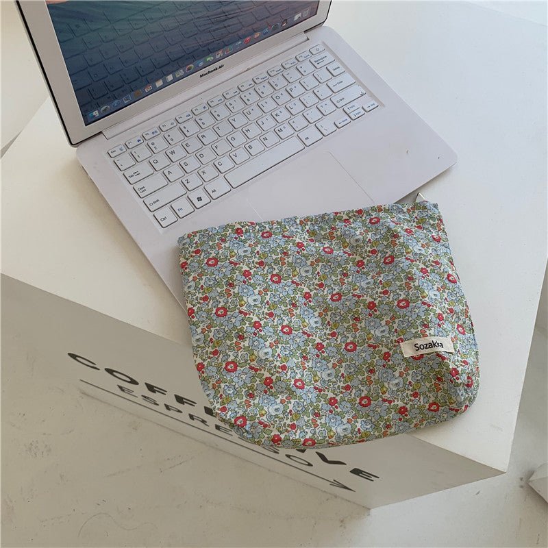Small Literary Floral Makeup Storage Clutch Floral5