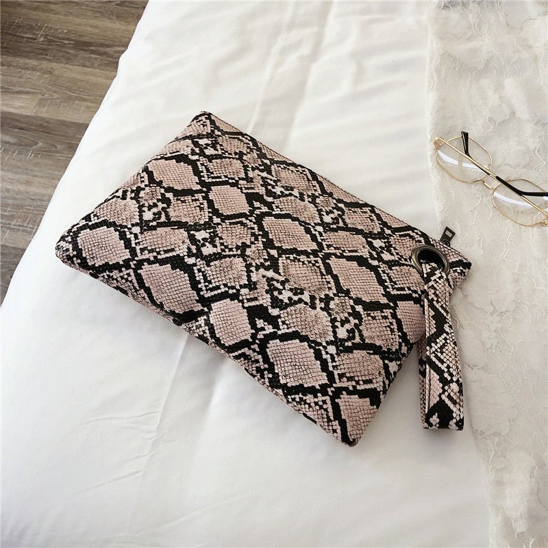 Snake print clutch Pink