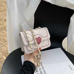 Stylish Chain Messenger Clutch Bag: Trendy Underarm Design Black
