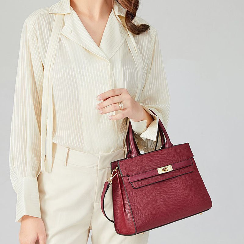 Stylish Large Capacity Clutch Bag for Summer Weddings and Commutes Black