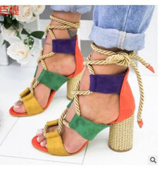 Thick and color matching sandals Black