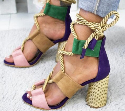 Thick and color matching sandals Black