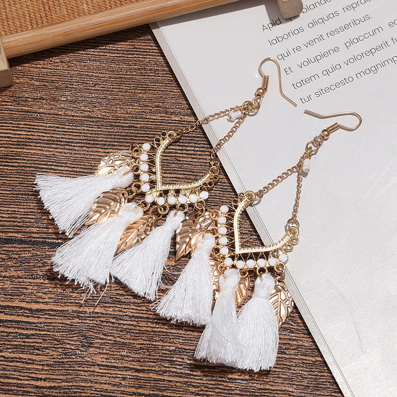 Vintage White Feather Tassel Earrings – Boho Chic Accessory White 2059