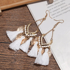 Vintage White Feather Tassel Earrings – Boho Chic Accessory White 2059