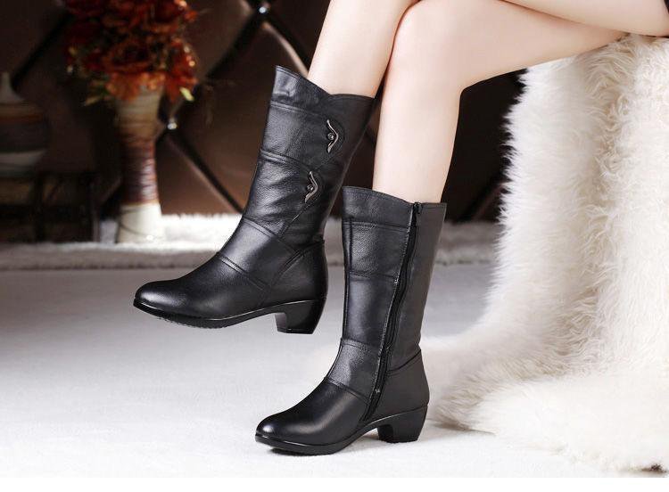 Women's Fashion Velvet Padded Warm Round Head Upper - wrapping Boots Black With Velvet Lining