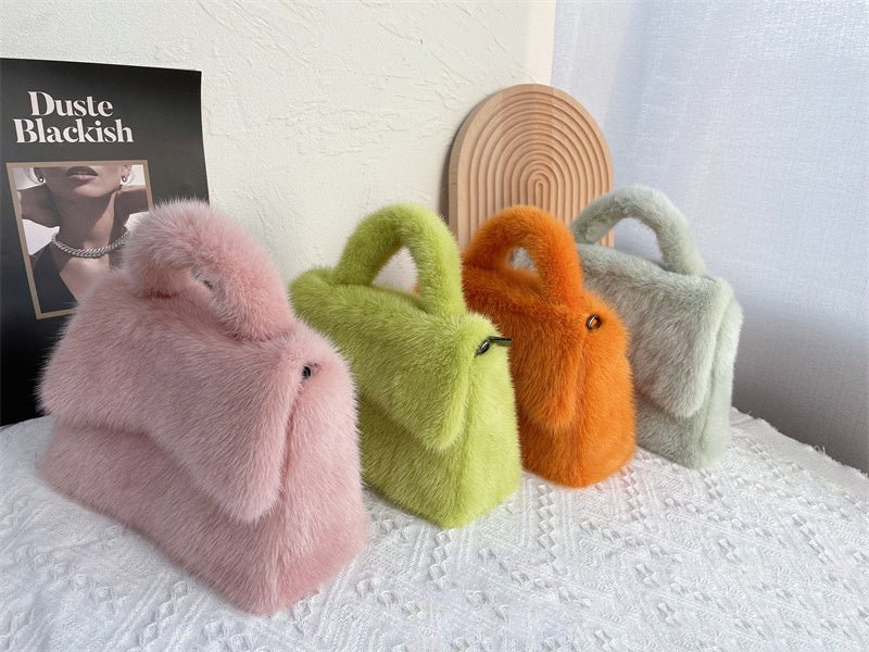 Women's Mink Fur Hourglass Wrapped Fur Clutch Bean paste pink