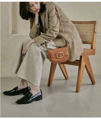 Women's Semicircle Shoulder Clutch Brown