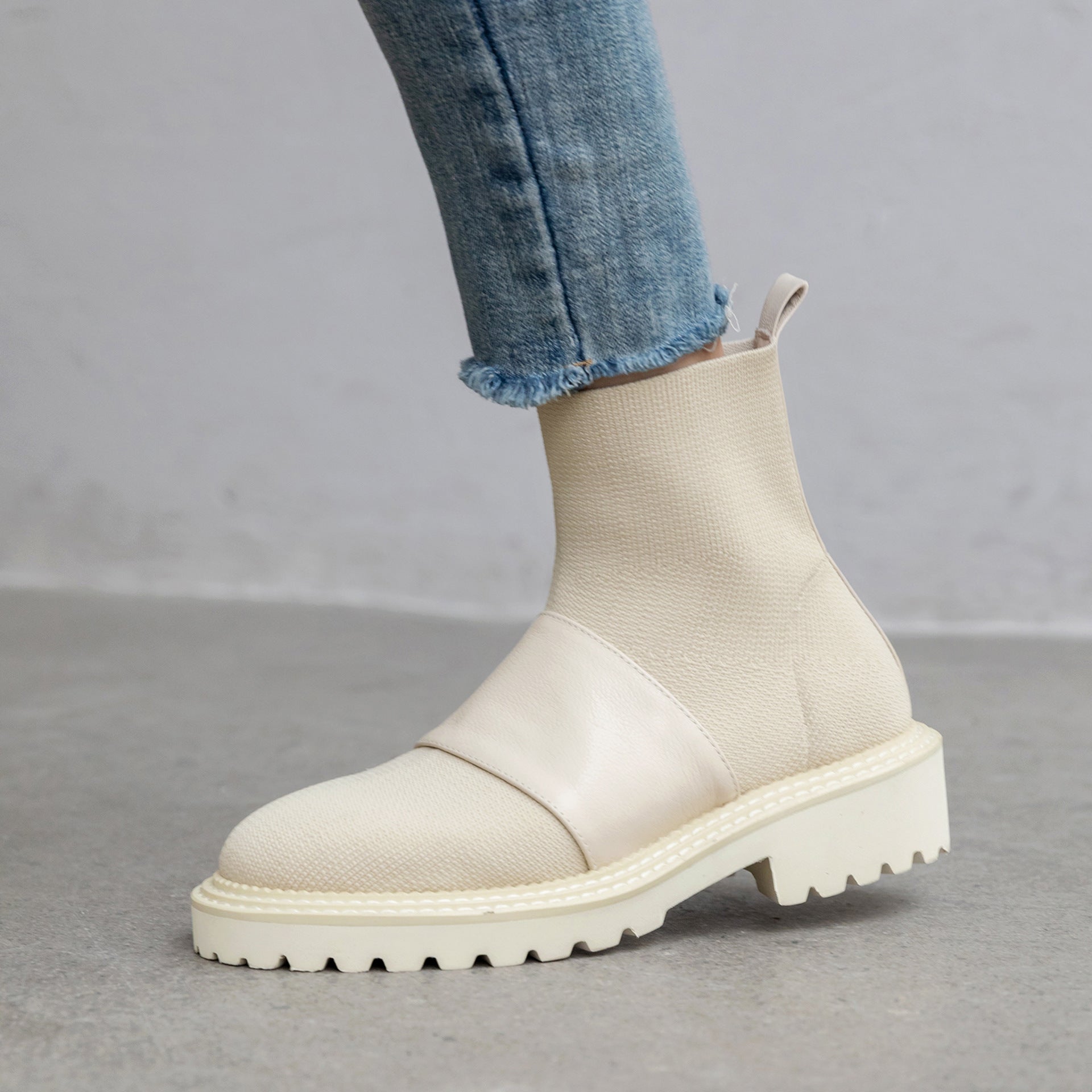 Women's Single Boots – Stylish Sock Boots for a Perfect Fit Beige