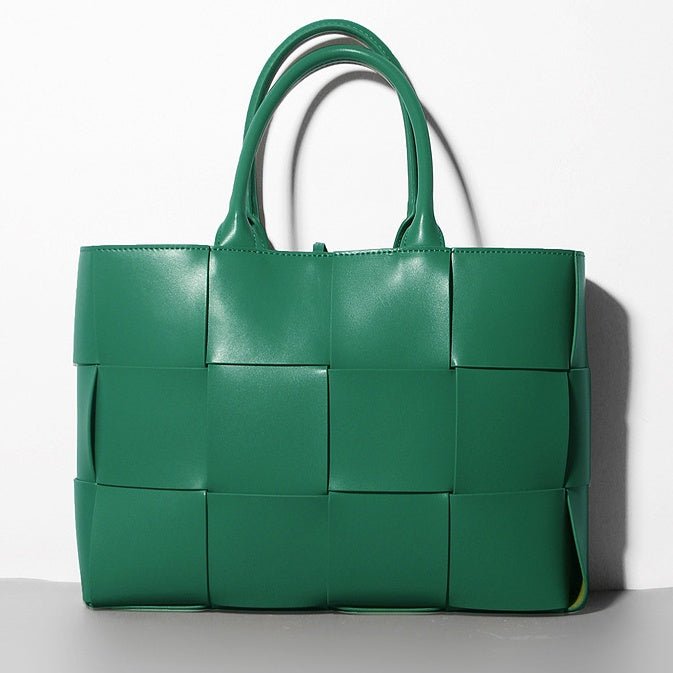 Woven Cowhide Checkered Handbag for Stylish Shoulder Carry Green