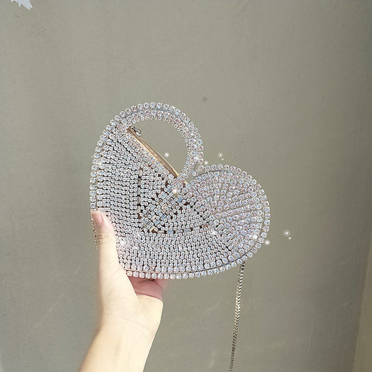 Elegant Heart-Shaped Clutch: Flashing Diamond Dinner Bag