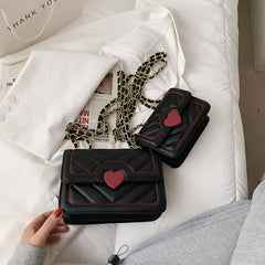 Stylish Chain Messenger Clutch Bag: Trendy Underarm Design