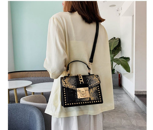 Fashion Alligator Clutch - Stylish Shoulder Bag for Women