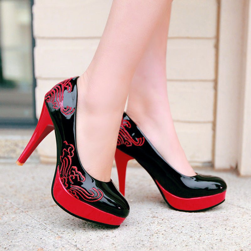 Blue and white porcelain embroidered high heels Black