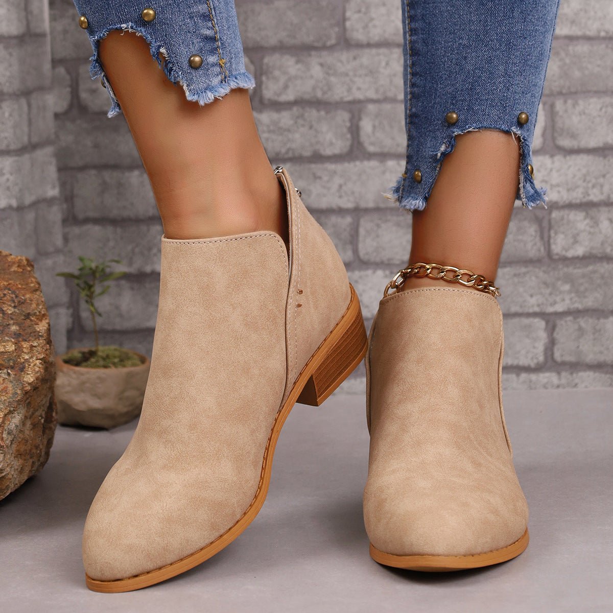 Chunky Heel Pointed Toe Ankle Boots With V - cut Khaki