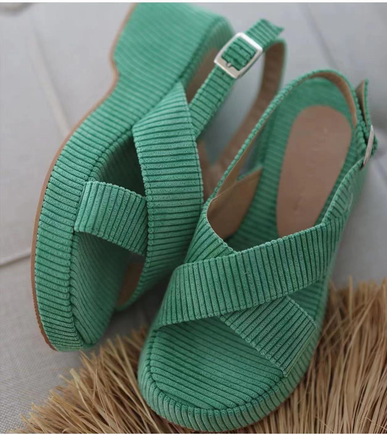 Effortless Style Lazy Suede Cross Strap Casual Open Toe Sandals Green