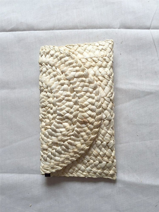 Hand - woven clutch Apricot