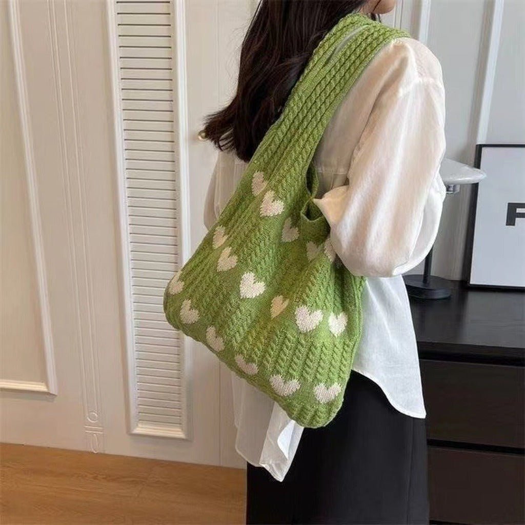 Heart - shaped Knitted Woven Shoulder Bag: Fashionable Large Capacity Love Khaki