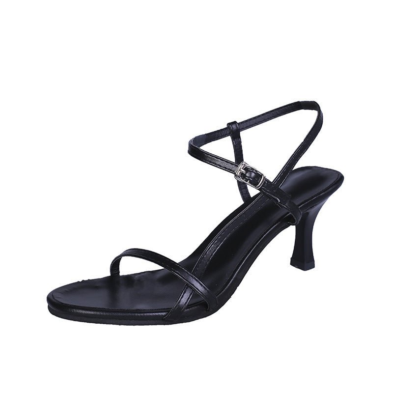 High heeled shoes with flat buckle Black