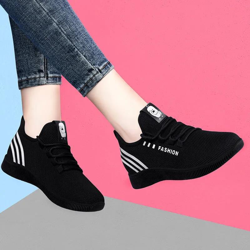 Korean Trend Sneaker Cozy Chic Casual Coconut Soft Sole Running Shoes 550 Three Black And White