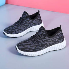 Korean Trend Sneaker Cozy Chic Casual Coconut Soft Sole Running Shoes 550 Three Black And White