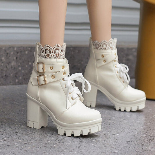 Lace - up Square Heeled Shoes A black