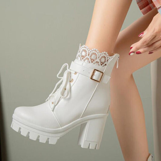 Lace - up Square Heeled Shoes A black