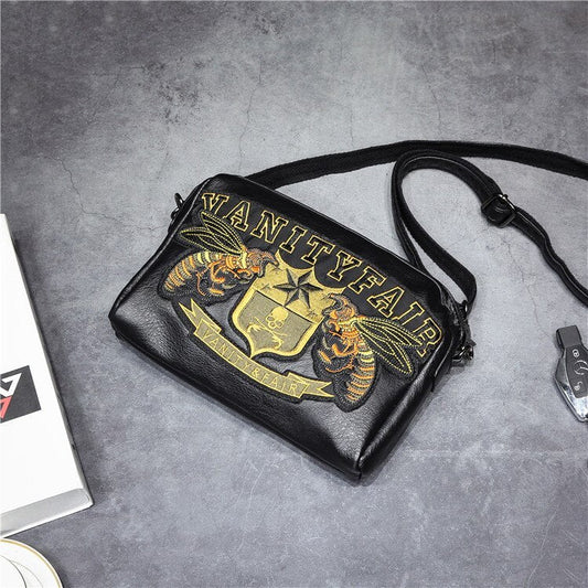 Men's embroidered pattern clutch bag Black