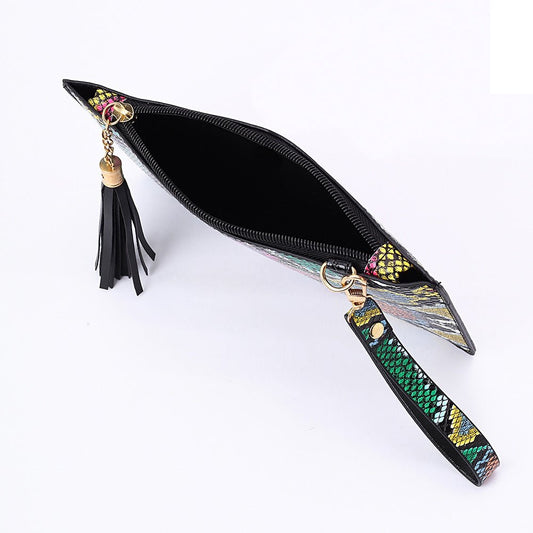 Pattern tassel clutch Green
