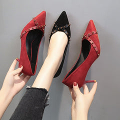 Pointed rivet high heels Black