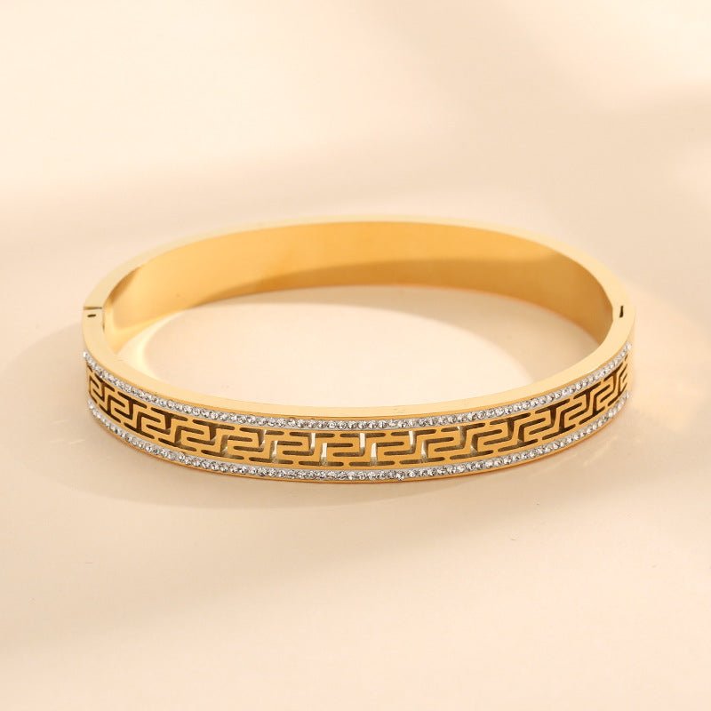 Retro Elegance Ins Niche Design Light Luxury High - end Bracelet Z227 Gold