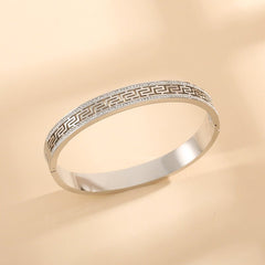 Retro Elegance Ins Niche Design Light Luxury High - end Bracelet Z227 Silver