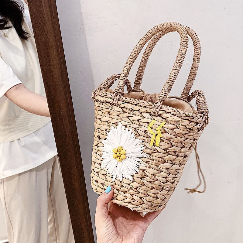 Small Daisy Straw Bag Women Shoulder Bags Handmade Apricot