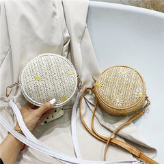 Straw Woven Clutch Red Sand Beach Round Shoulder Bag Creamy white