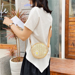 Straw Woven Clutch Red Sand Beach Round Shoulder Bag Creamy white
