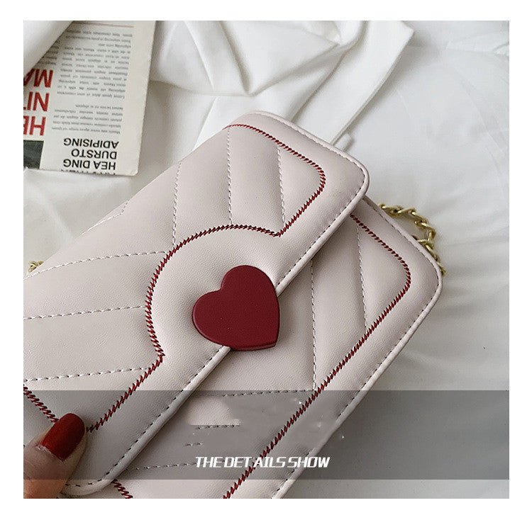 Stylish Chain Messenger Clutch Bag: Trendy Underarm Design Black