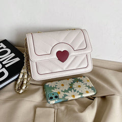 Stylish Chain Messenger Clutch Bag: Trendy Underarm Design Black