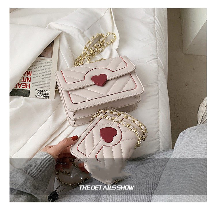 Stylish Chain Messenger Clutch Bag: Trendy Underarm Design White