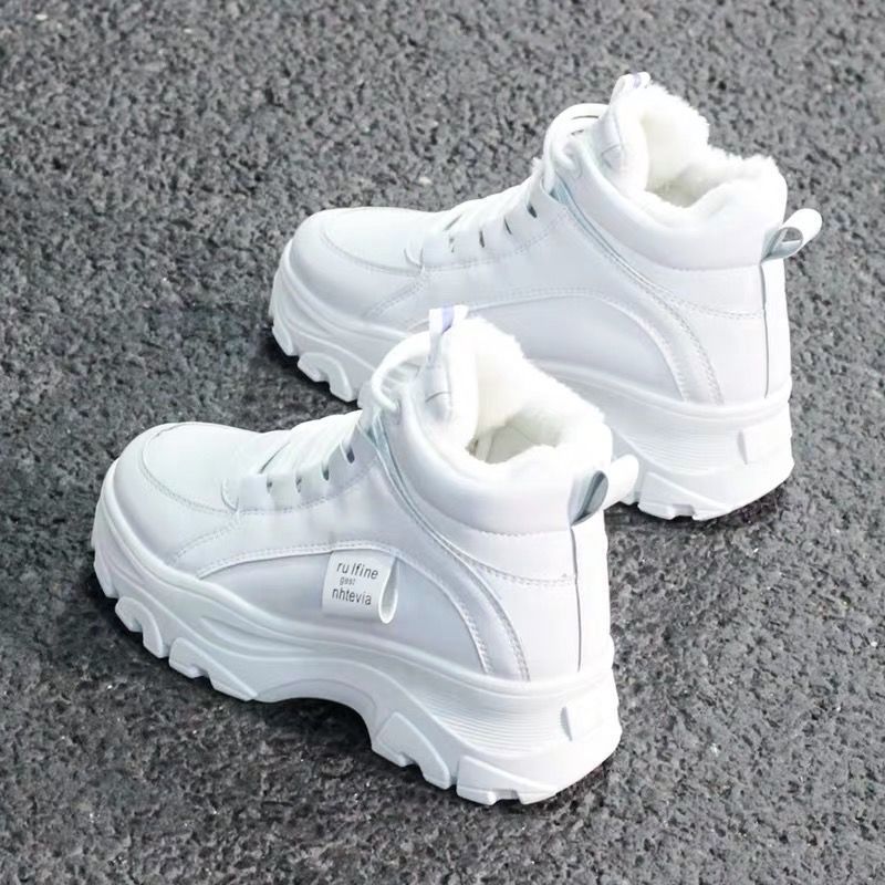 Thickened Sneakers – Stylish Comfort with Extra Cushioning White